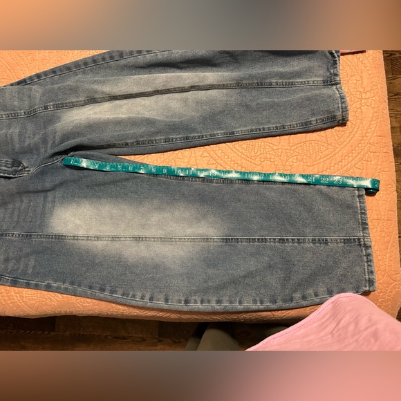 Amazon Women's Barrel Leg Jean - Picture 6 of 7